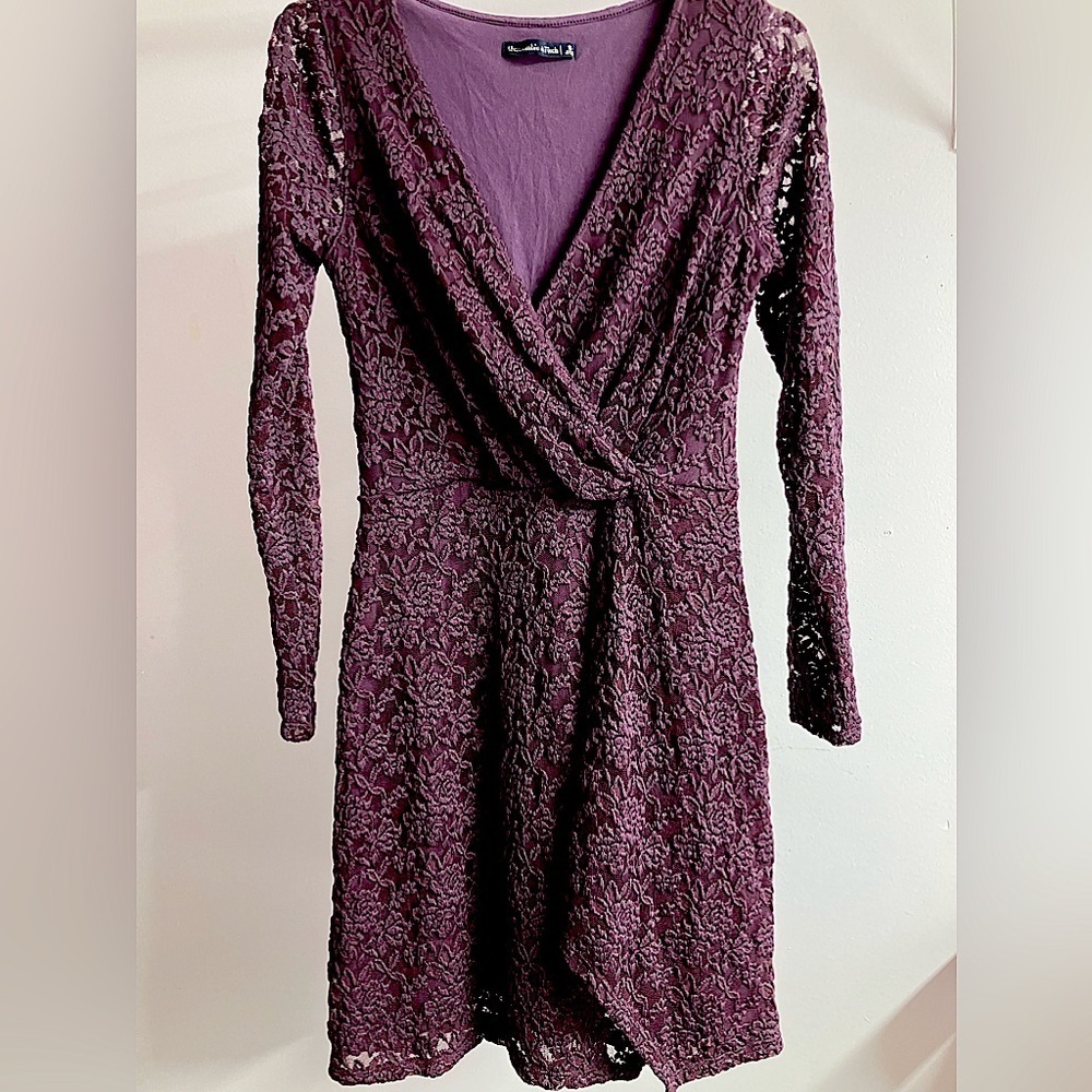Abercrombie & Fitch Women’s Dress, Size S, Plum Purple, Lace Sleeves and Overlay